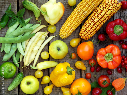 Fotomural green, yellow, red fruits and vegetables