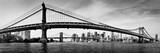 Fototapeta Mosty linowy / wiszący - Manhattan bridge skyline black and white