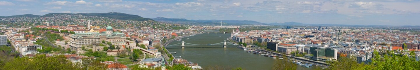 Canvas Print - Panorama of Budapest in a cloudy day