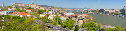 Fototapeta na szkło Panoramiczny widok z Budapesztu w godzinach porannych
