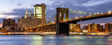 Fototapeta Miasta - Sunset in New York City with a view of the Brooklyn Bridge