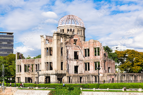 広島 原爆ドーム Adobe Stock でこのストック画像を購入して 類似の画像をさらに検索 Adobe Stock