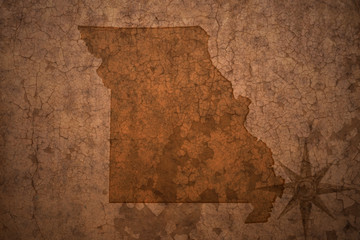 Wall Mural - missouri state map on a old vintage crack paper background