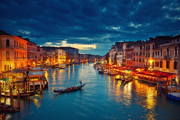 Fototapete - View on Grand Canal from Rialto bridge at dusk, Venice, Italy