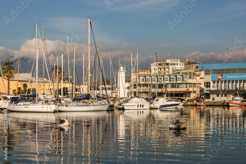 Italien Toscana Versilia Riviera Viareggio Hafen Yachthafen Fischkutter Fischerboot Yacht Segelyacht Motoryacht Fischer Segeln Motorboot Bootshafen Fischerei Yachtclub Fischernetz Buy This Stock Photo And Explore Similar Images At