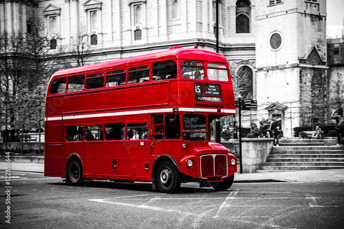 Zdjęcie XXL Londyński kultowy piętrowy autobus.