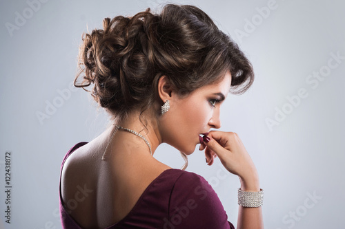 Fototapeta na wymiar Gorgeous woman is wearing beautiful jewellery