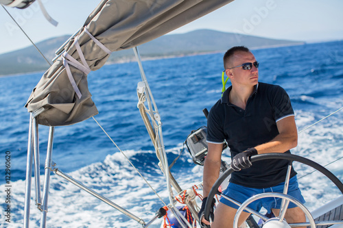 Fotografía Russian yachtsman during in the race, sailing the Aegean sea.