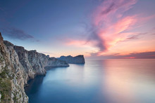 Zauberhaftes Licht Am Abend An Der Felsküste Mallorcas