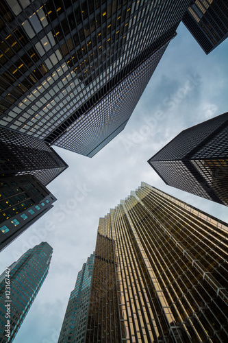 Fotografia day view of Toronto city skyscrapers; look up;