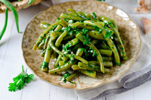 Salad Of Green Beans With Garlic, Parsley And Cilantro