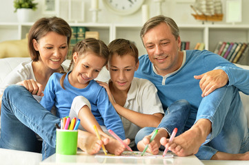 Wall Mural - Portrait of happy family painting