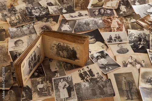 Fotografía Vecchie fotografie con album fotografico