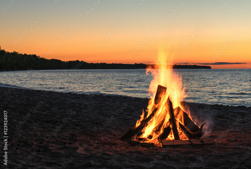 Beach Bonfire with Beautiful Sunset Sky - obrazy, fototapety, plakaty 