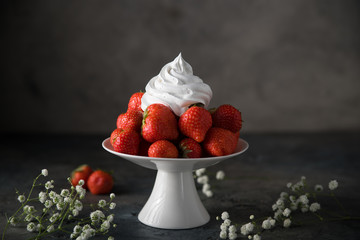 Aufkleber - Fresh strawberries with whipped cream, frozen yogurt on a dark background