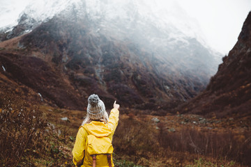 Wall Mural - traveling in mountains