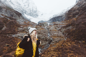Wall Mural - traveling in mountains