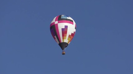 Wall Mural - hot air balloon against blue sky