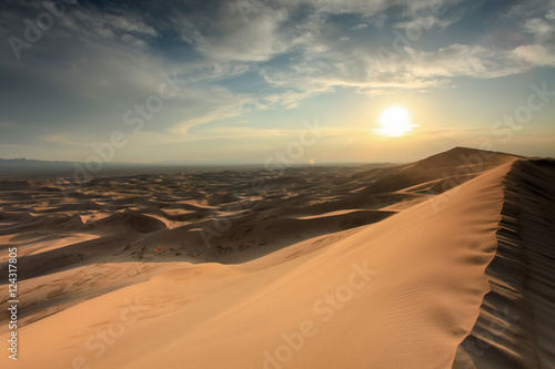 Stampe Sunset over the Gobi desert, dune Hongoryn, Mongolia
