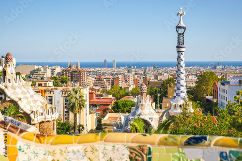 Fototapeta na szkło Park Guell autorstwa architekta Antoni Gaudi, Barcelona, Hiszpania