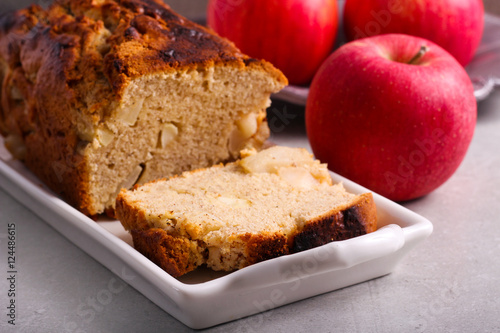 Fotomural Spicy apple loaf cake, sliced