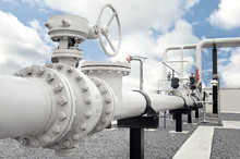 Natural Gas Processing Plant With Pipe Line Valves