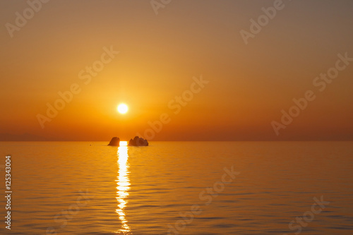 Fotomural Puesta de sol en el mar Egeo en Paros