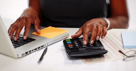 Aufkleber - Hands with calculator.