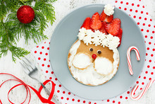 Funny santa pancake - Christmas breakfast idea for kid