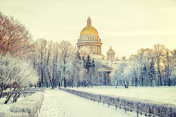 Wall Mural - Winter view of St. Isaac's Cathedral to St. Petersburg