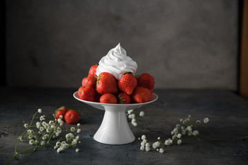 Aufkleber - Fresh strawberries with whipped cream, frozen yogurt on a dark background