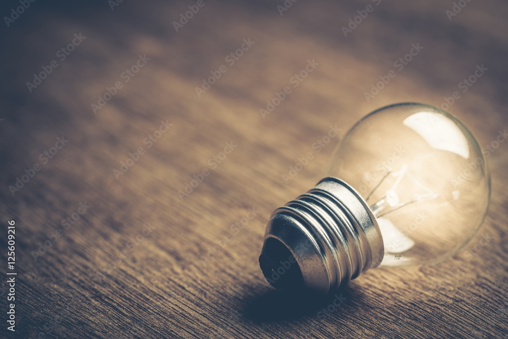 Small Light Bulb - obrazy, fototapety, plakaty 