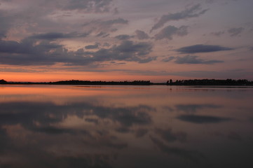 Wall Mural - Abend an einem See im Burgenland