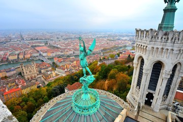 Wall Mural - vue sur lyon depuis la basilique de fourvière à lyon