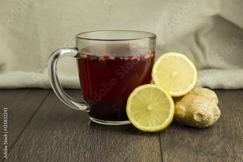 Zdjęcie XXL herbata z cytryną i imbirem