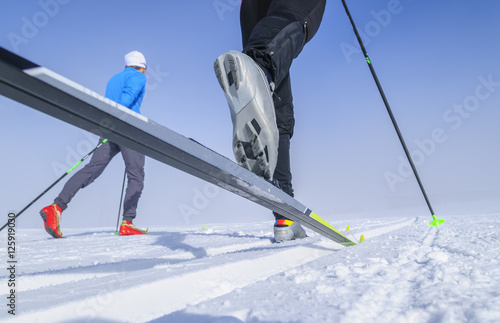 Dekoracja na wymiar  w-technice-diagonalnej-na-trasie-narciarstwa-biegowego
