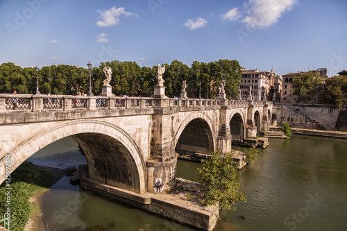 Fotografía  bridge Sant'Angelo in Rome