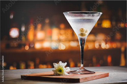 Fotomural Martini cocktail on counter bar.