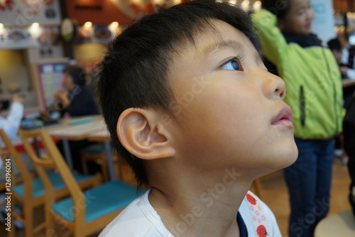 子どもの横顔 少年 小学生 幼稚園 見上げる 見つめる Kaufen Sie Dieses Foto Und Finden Sie Ahnliche Bilder Auf Adobe Stock Adobe Stock 子どもの横顔 少年 小学生 幼稚園 見上げる 見つめる Kaufen Sie Dieses Foto Und Finden Sie Ahnliche Bilder Auf Adobe Stock Adobe Stock