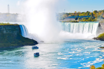 Wall Mural - view of niagara falls in a sunny day
