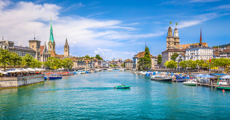 Fototapete - Zürich city center with river Limmat, Switzerland