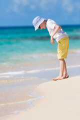 Wall Mural - boy enjoying vacation