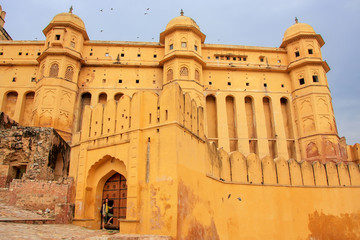 Wall Mural - Defensive walls of Amber Fort in Rajasthan, India