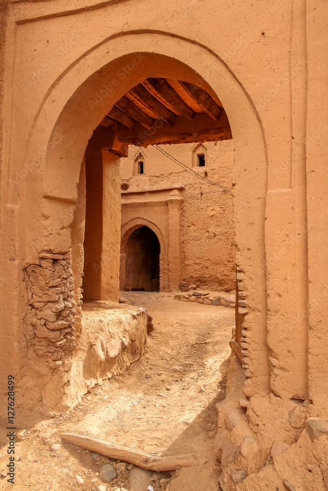 Entrance to kasbah - obrazy, fototapety, plakaty 