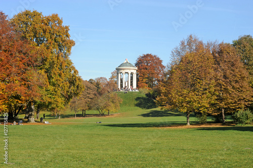 Monopteros Englischer Garten Munchen Kaufen Sie Dieses Foto Und