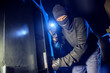 © de Art - the thief opens the safe