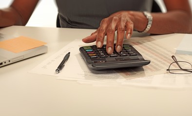 Aufkleber - Hands with calculator.