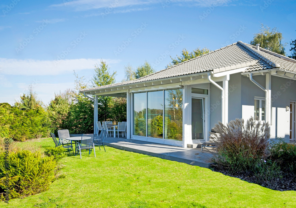 Gamesageddon Stock Modernes Haus Mit Terrasse