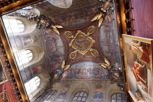 Ceiling with paintings of Louvre museum gallery in Paris, France Poster Mural XXL