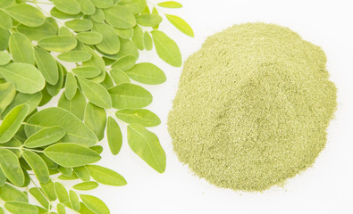 Moringa leaves and dust